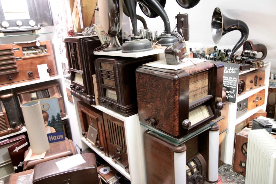 Sammlung alter Radios von Jörg Chowanetz